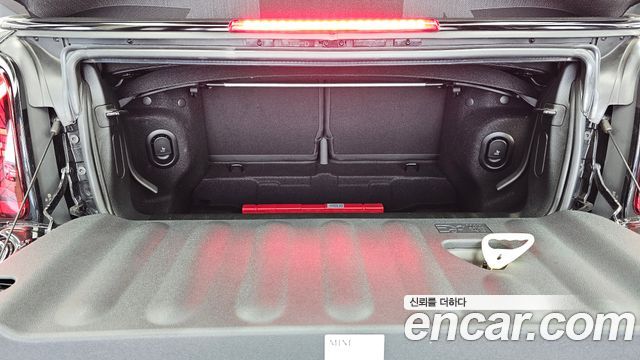 Mini Cooper Convertible 2025 — photo 20