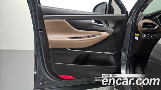 Hyundai Santafe 2019 — photo 14