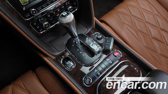Bentley Flying Spur 2016 — photo 9