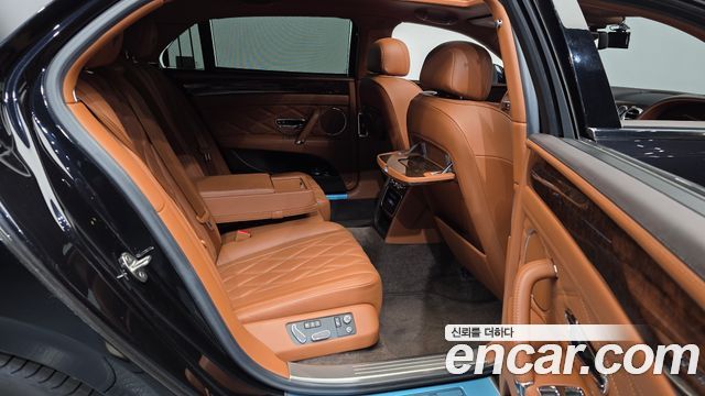 Bentley Flying Spur 2016 — photo 12