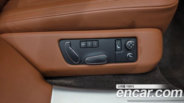 Bentley Flying Spur 2016 — photo 18