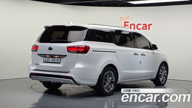 Kia Canival 2018 — photo 2