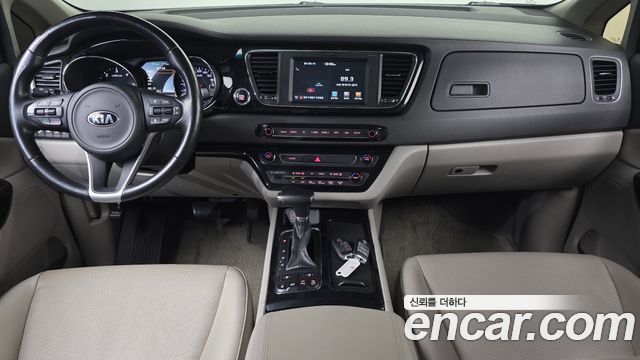 Kia Canival 2018 — photo 7