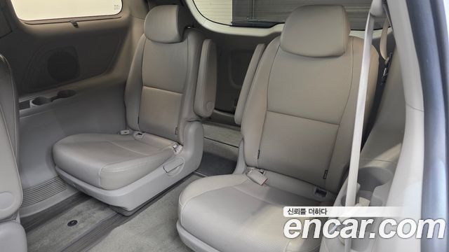 Kia Canival 2018 — photo 11