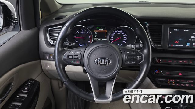 Kia Canival 2018 — photo 13