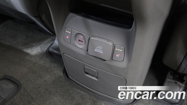 Kia Canival 2018 — photo 15