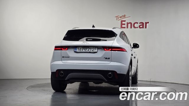 Jaguar E-PACE 2020 — photo 4