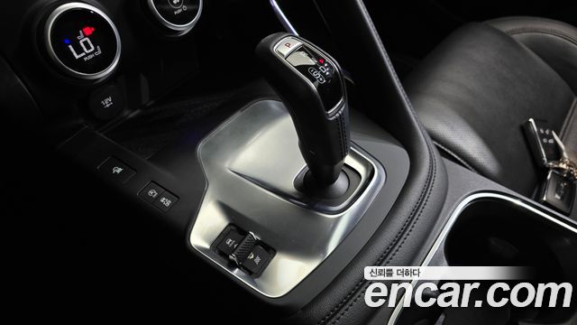 Jaguar E-PACE 2020 — photo 12