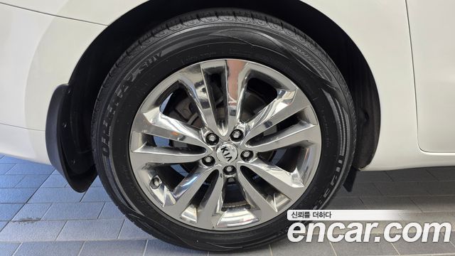 Kia Canival 2017 — photo 5