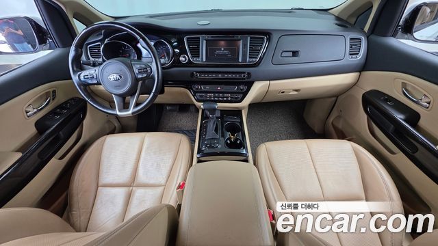 Kia Canival 2017 — photo 7