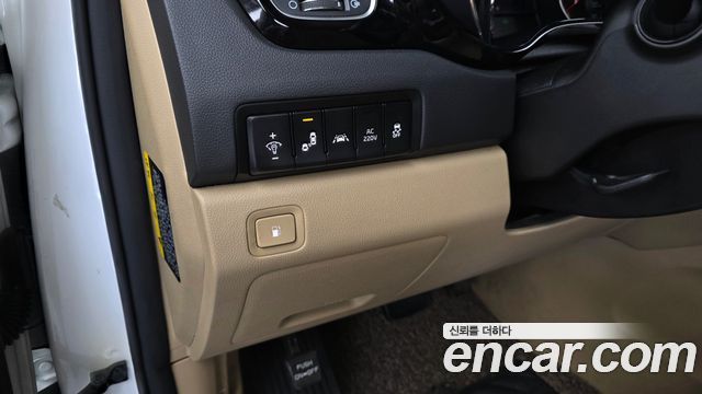 Kia Canival 2017 — photo 18