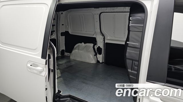 Hyundai Staria 2023 — photo 17