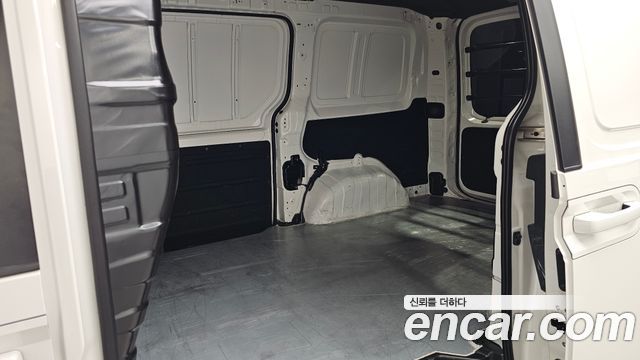 Hyundai Staria 2023 — photo 18