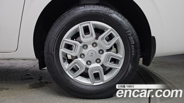 Hyundai Staria 2023 — photo 7