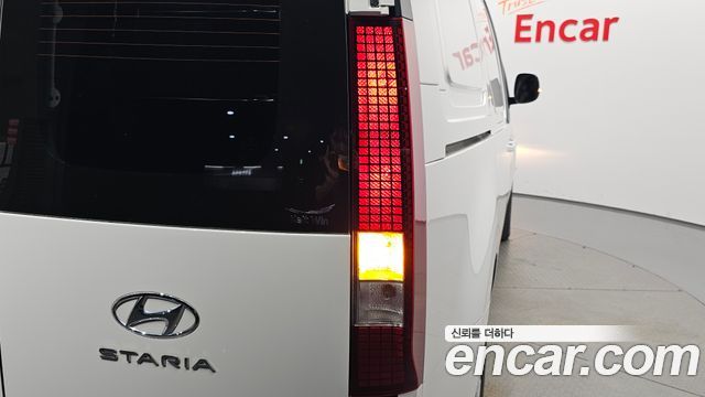 Hyundai Staria 2023 — photo 9