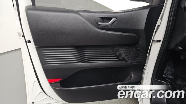 Hyundai Staria 2023 — photo 14