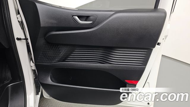 Hyundai Staria 2023 — photo 15