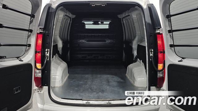 Hyundai Staria 2023 — photo 31