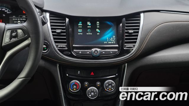 Chevrolet Korea Trax 2018 — photo 16