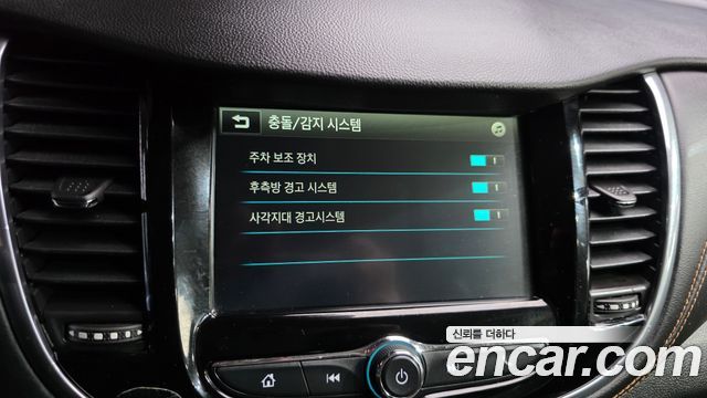 Chevrolet Korea Trax 2018 — photo 18