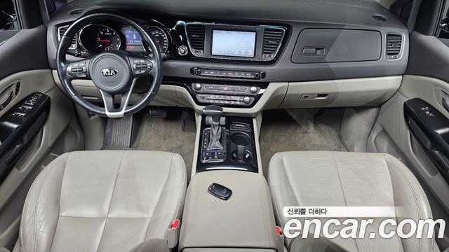 Kia Canival 2018 — photo 10