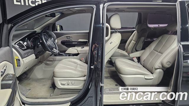 Kia Canival 2018 — photo 13