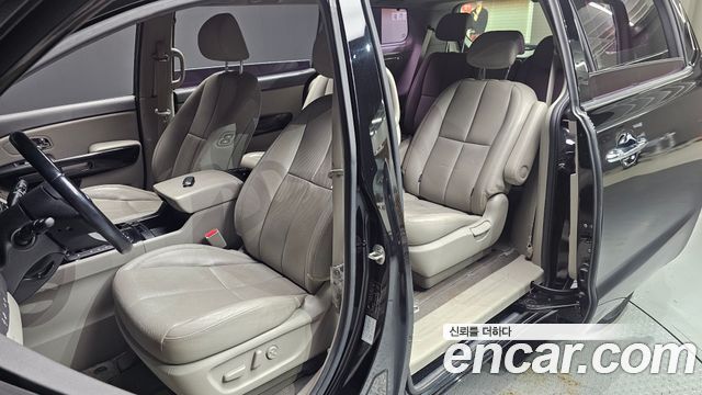 Kia Canival 2018 — photo 17