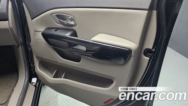 Kia Canival 2018 — photo 14