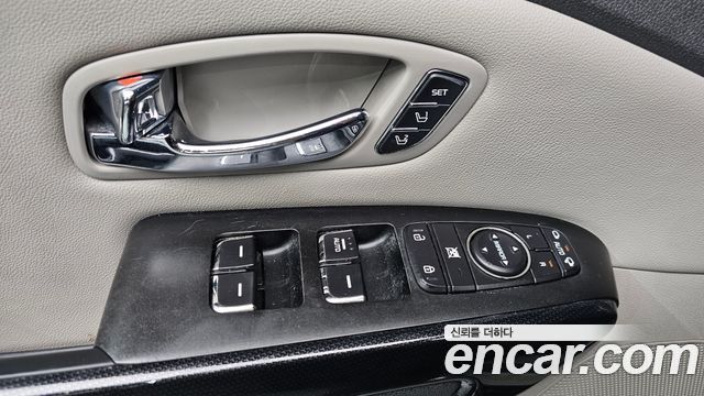 Kia Canival 2018 — photo 28