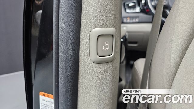 Kia Canival 2018 — photo 32
