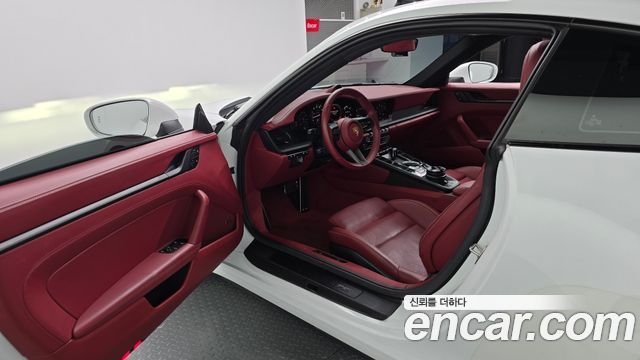 Porsche 911 2023 — photo 13