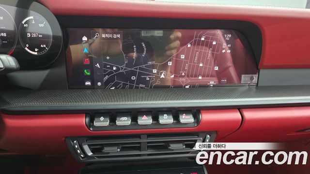 Porsche 911 2023 — photo 18