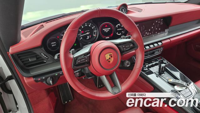 Porsche 911 2023 — photo 19