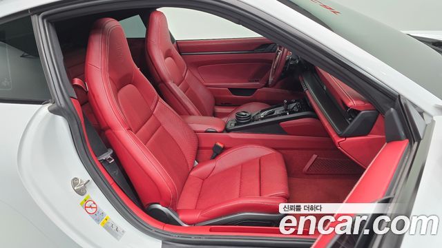 Porsche 911 2023 — photo 16