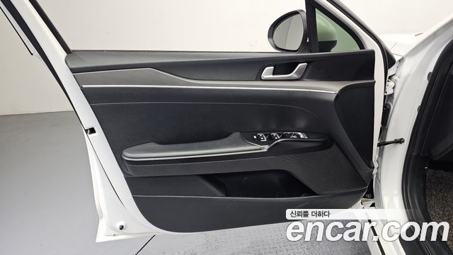 Kia K5 2021 — photo 14
