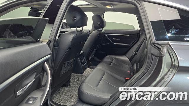 BMW 4-Series 2018 — photo 12