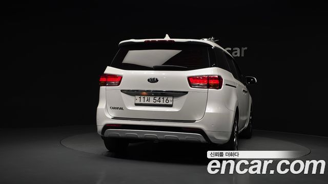 Kia Canival 2016 — photo 4