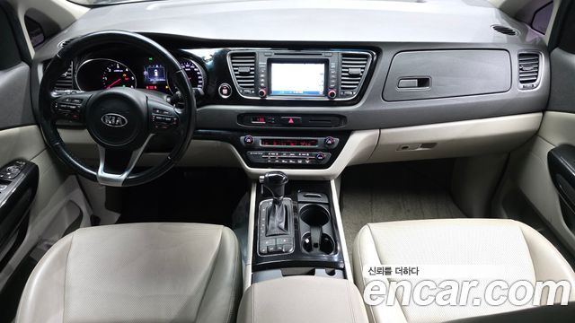 Kia Canival 2016 — photo 10