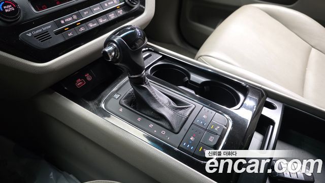 Kia Canival 2016 — photo 12