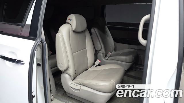 Kia Canival 2016 — photo 18