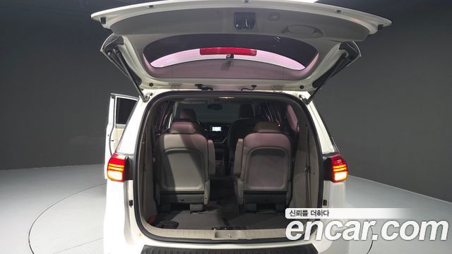 Kia Canival 2016 — photo 26