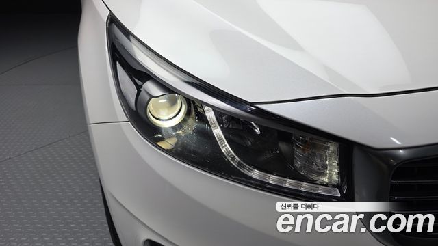 Kia Canival 2016 — photo 8