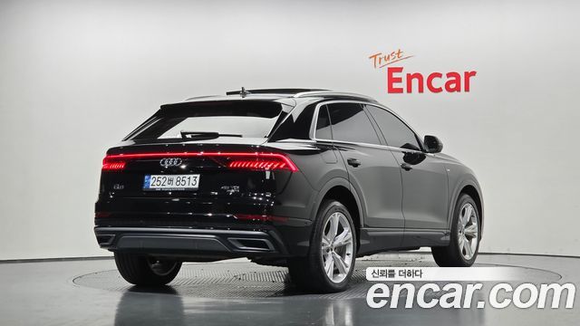 Audi Q8 2022 — photo 2
