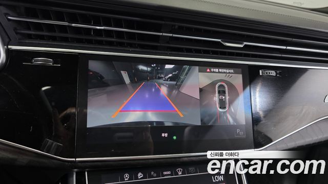 Audi Q8 2022 — photo 21