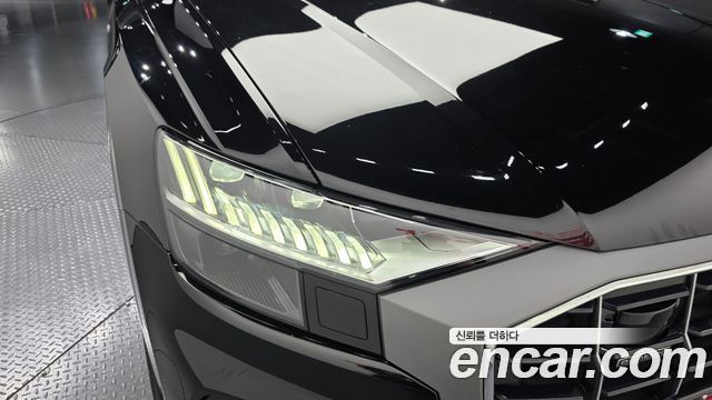 Audi Q8 2022 — photo 8