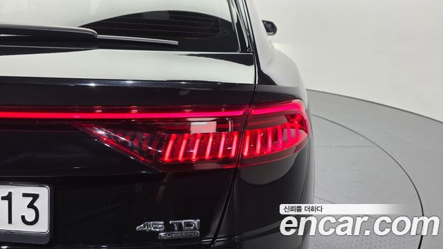 Audi Q8 2022 — photo 9