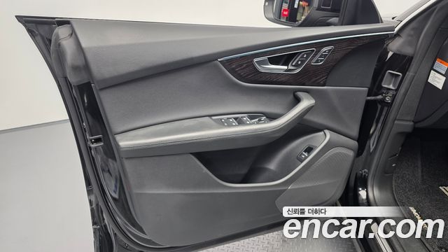 Audi Q8 2022 — photo 14