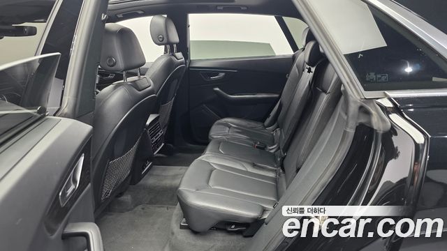Audi Q8 2022 — photo 16