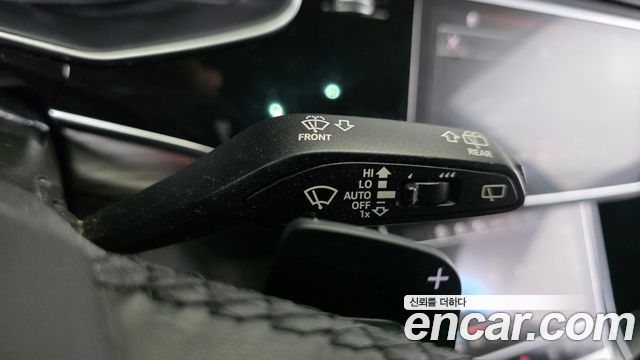 Audi Q8 2022 — photo 34