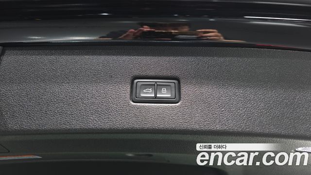Audi Q8 2022 — photo 36